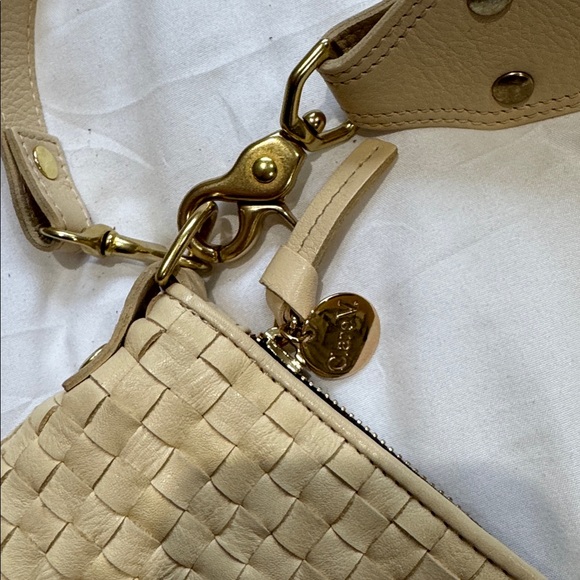 Clare V. Moyen Messenger - Picture 2 of 3